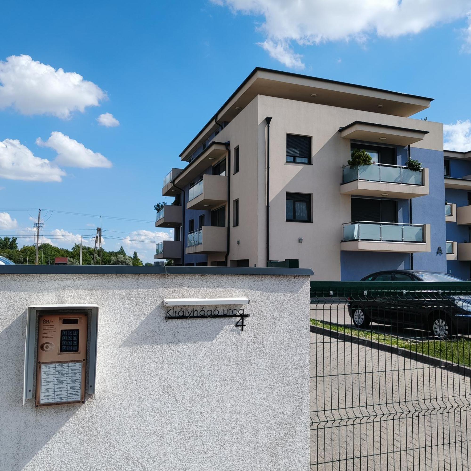 Pe-Ki Apartman Székesfehérvár Exterior foto